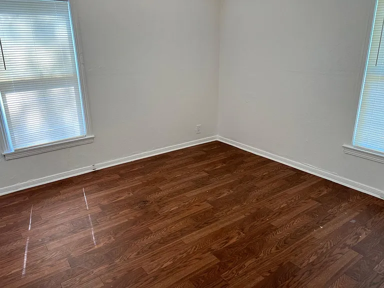 504 Harlem St — Photo 8