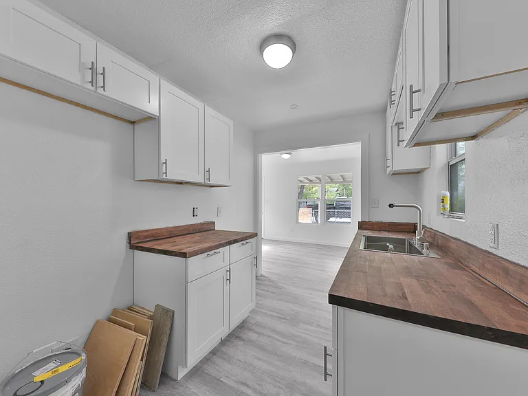 2721 Colima St — Photo 15