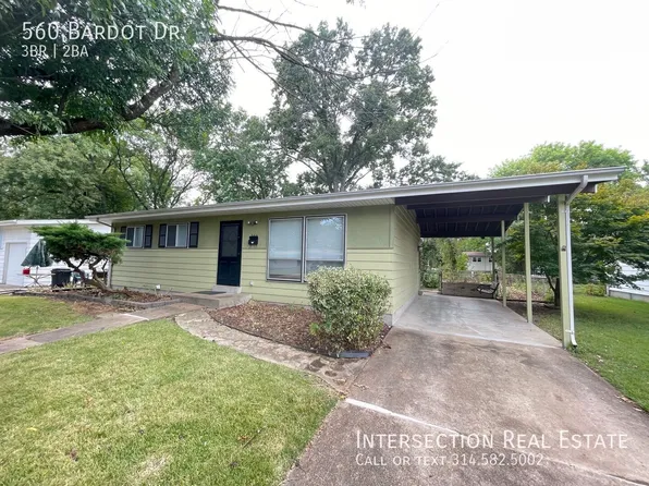 560 Bardot Dr, Florissant, MO 63031