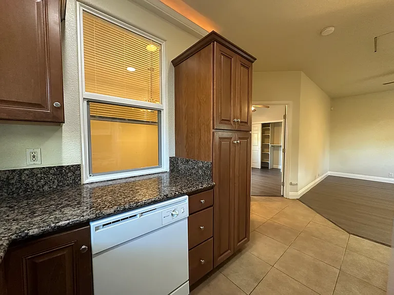 844B Shearer St — Photo 15