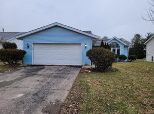 960 S Trainer Rd, Rockford, IL 61108