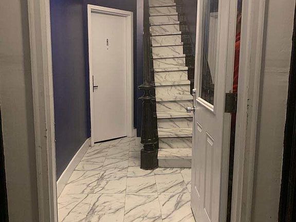 4th image of 542A Willoughby Ave