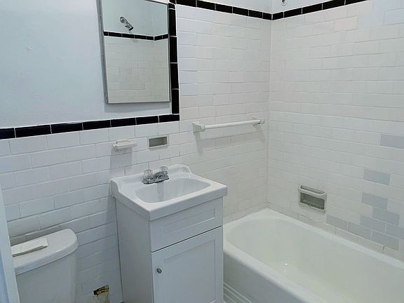 5th image of 28 W 85th St APT 4