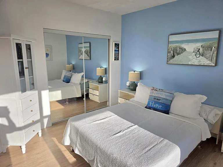 300 Uno Lago Dr #305 — Photo 21