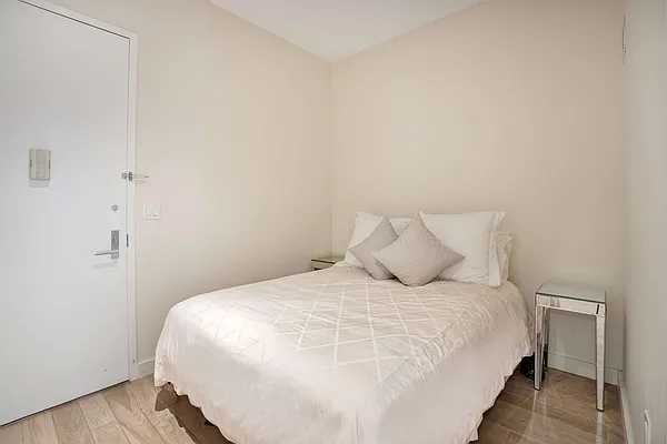 Rented by Compass | media 22