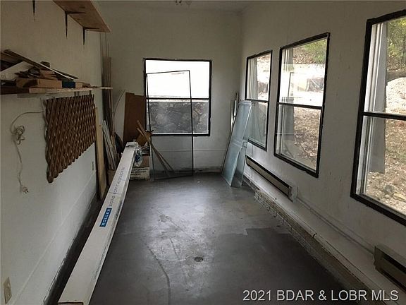 3rd image of 844 Nuttall Oak Dr