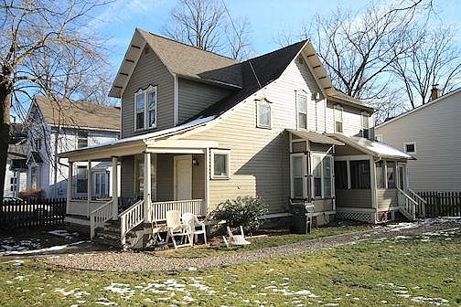2nd image of 737 Village St #2
