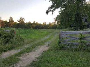 3318 Sulphur Springs Rd, Selmer, TN 38375