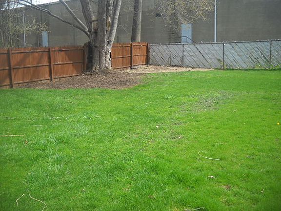 4th image of 2461 Talbot St
