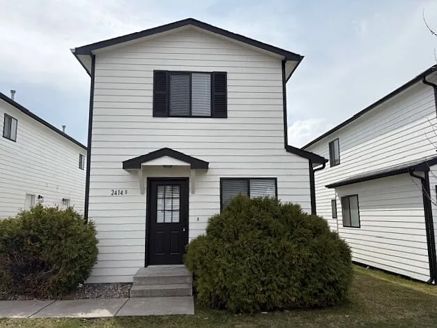 2 bed, 1.5 bath, $2,000 — Photo 2