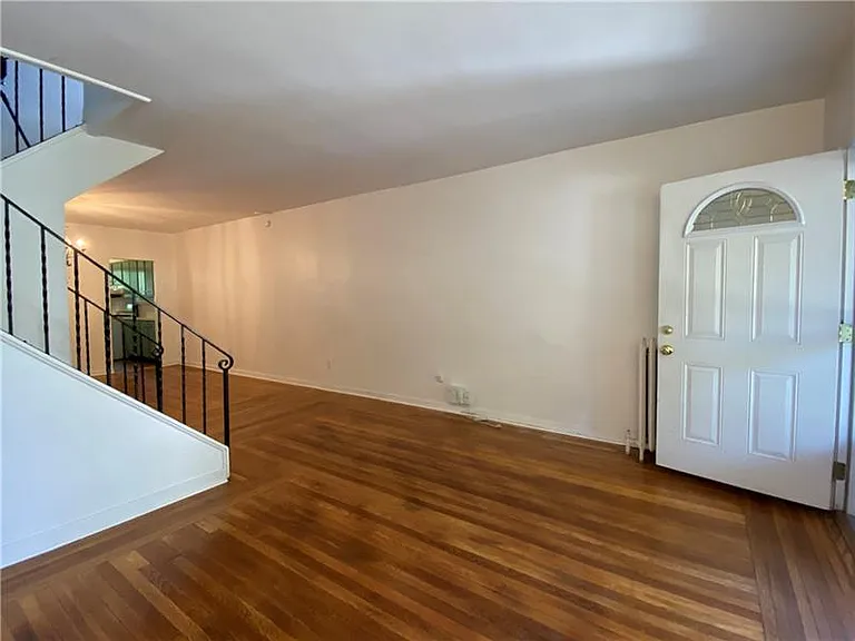 2249 Wightman St — Photo 3