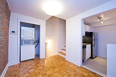 Rented by R New York