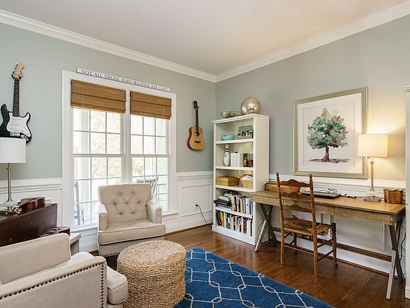 Flex/Office/Dining Room