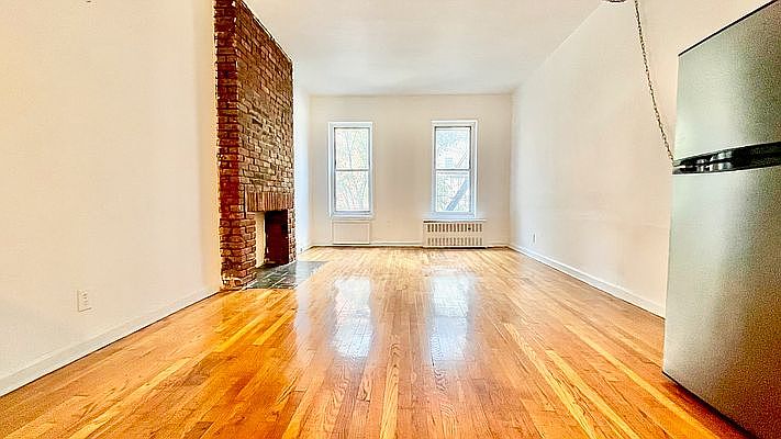 1st image of 1702 2nd Ave APT 1B