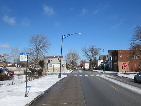 5th image of 9304 S King Dr