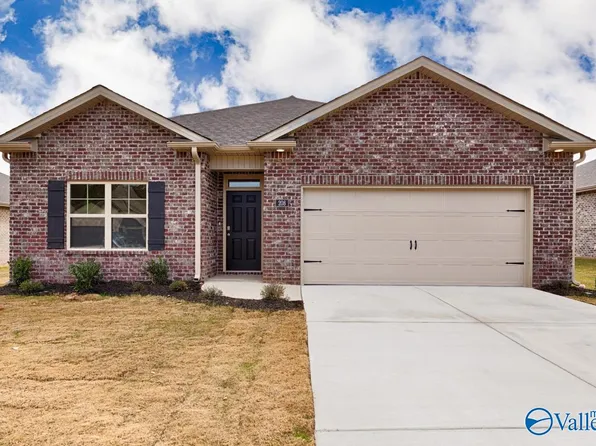 208 Antler Ridge Dr, Huntsville, AL 35811