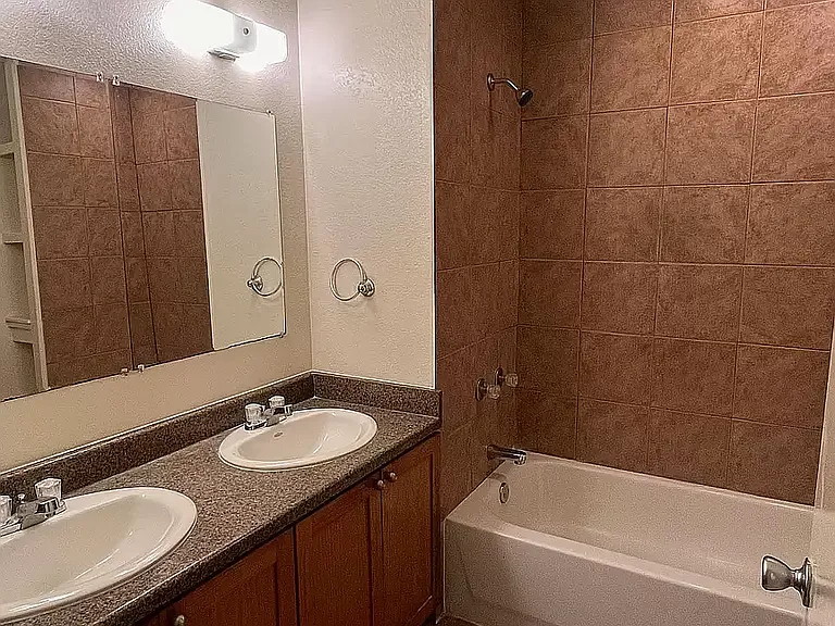 1720 Market St #6 — Photo 6