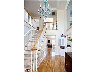 3rd image of 612 N Las Casas Ave