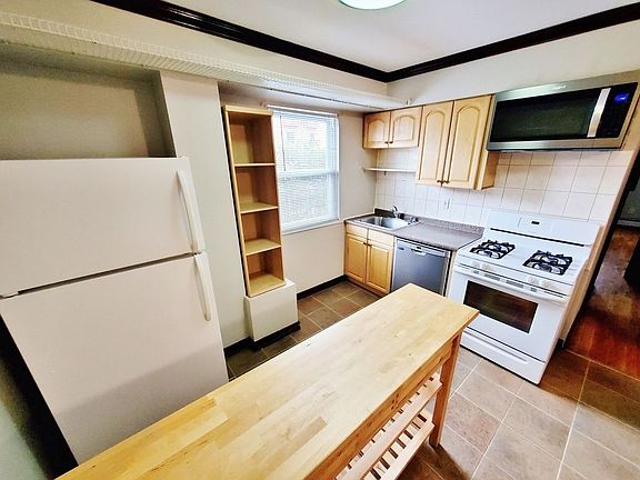 3rd image of 25-01 45th St #1SS