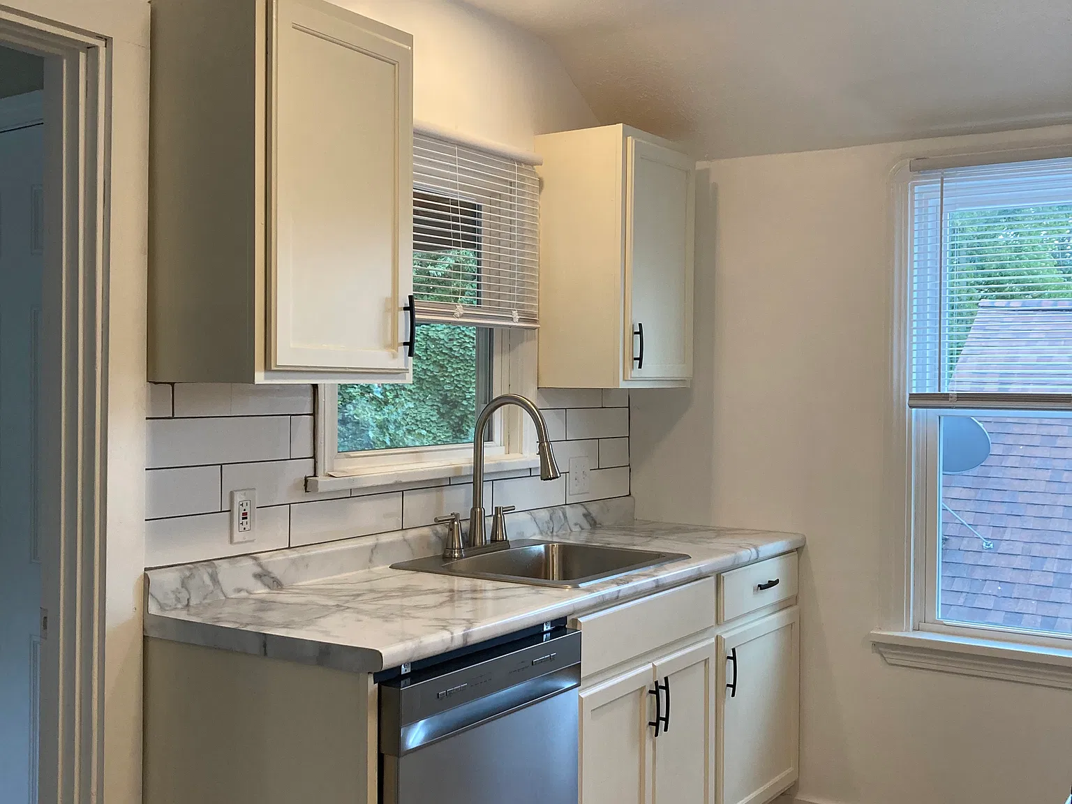 Eaglewood Dr, Willoughby — Photo 1
