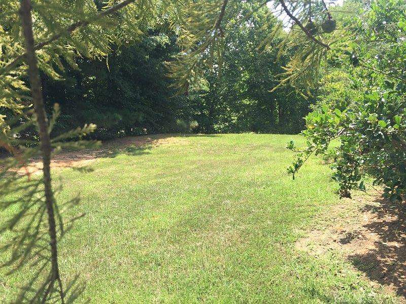 2nd image of 19 Flagstick Park