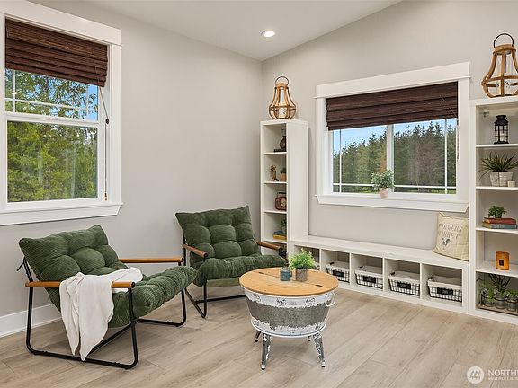 3rd image of 6937 Lake Alice Road SE