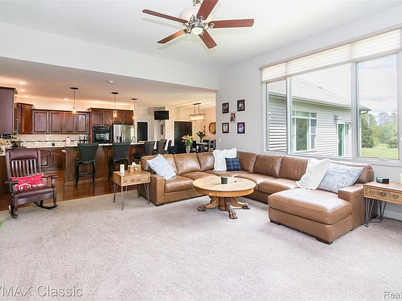 3rd image of 4144 Meadow Hills Dr
