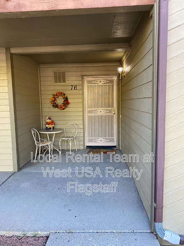 2 bed, 2.0 bath, 1276 sqft, $3,200 — Photo 1