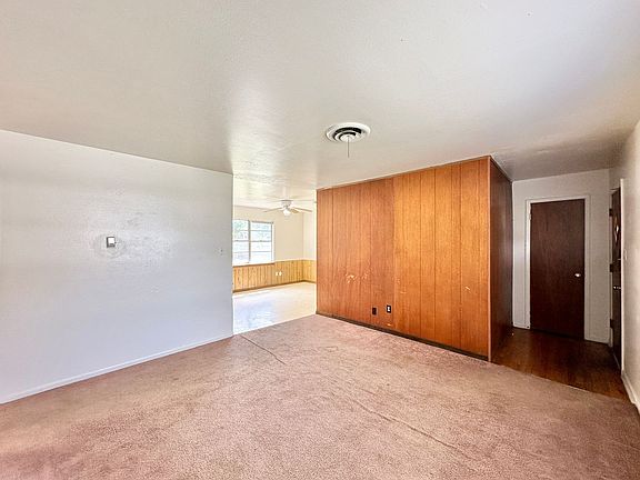 3rd image of 1003 Cove Ave