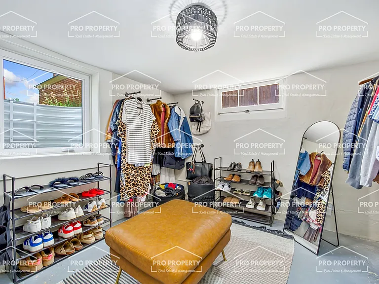 321 W 6th St — Photo 17