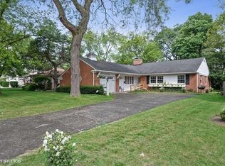2602 Greenleaf Ave, Wilmette, IL