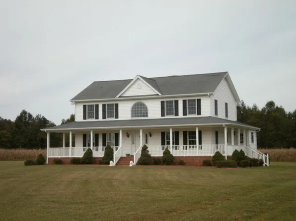 643 Sandy Point Rd, West Point, VA 23181