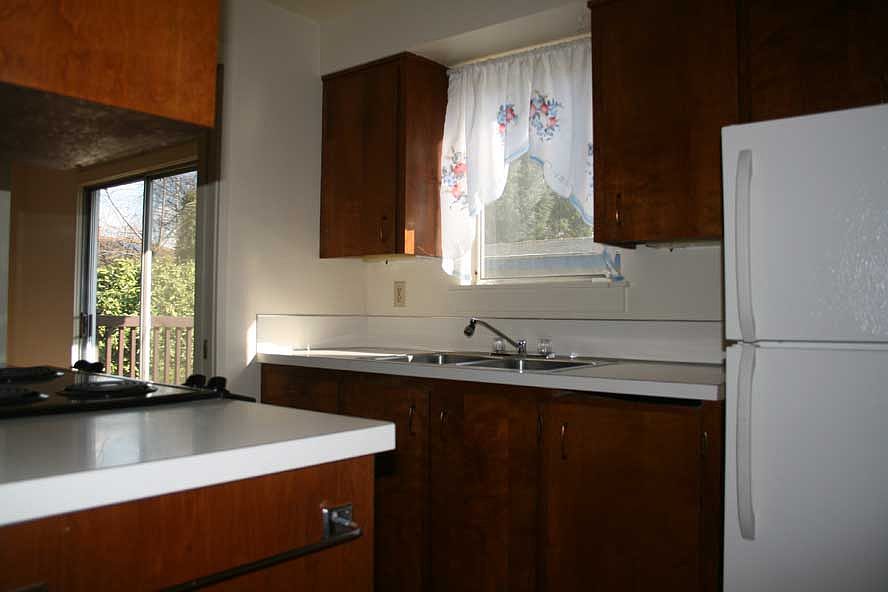 2nd image of 824 3rd St NE APT C