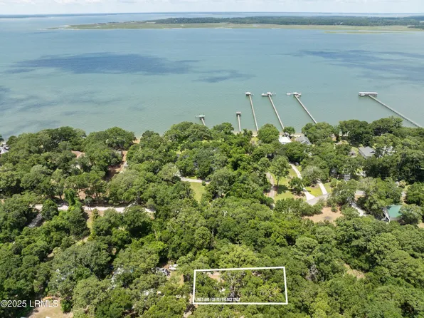 5 Hand Dr, Saint Helena Island, SC 29920
