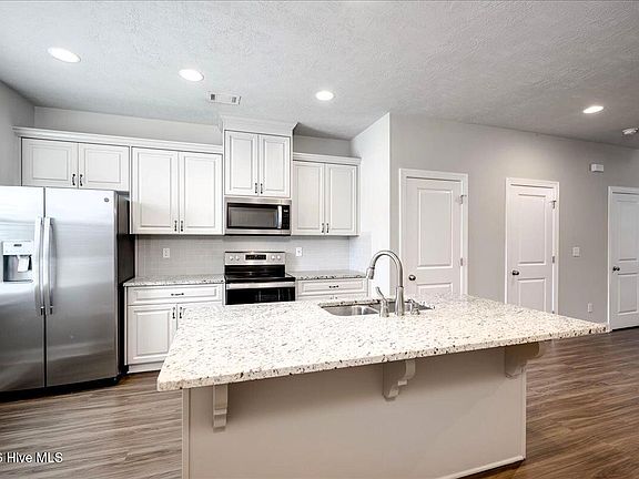 3rd image of 1844 Butternut Drive