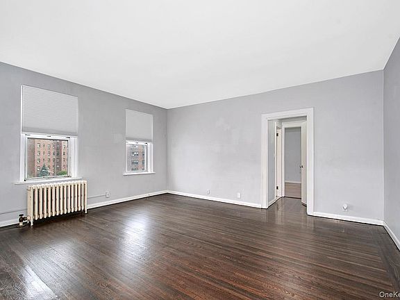 5th image of 472 Gramatan Avenue #DD3