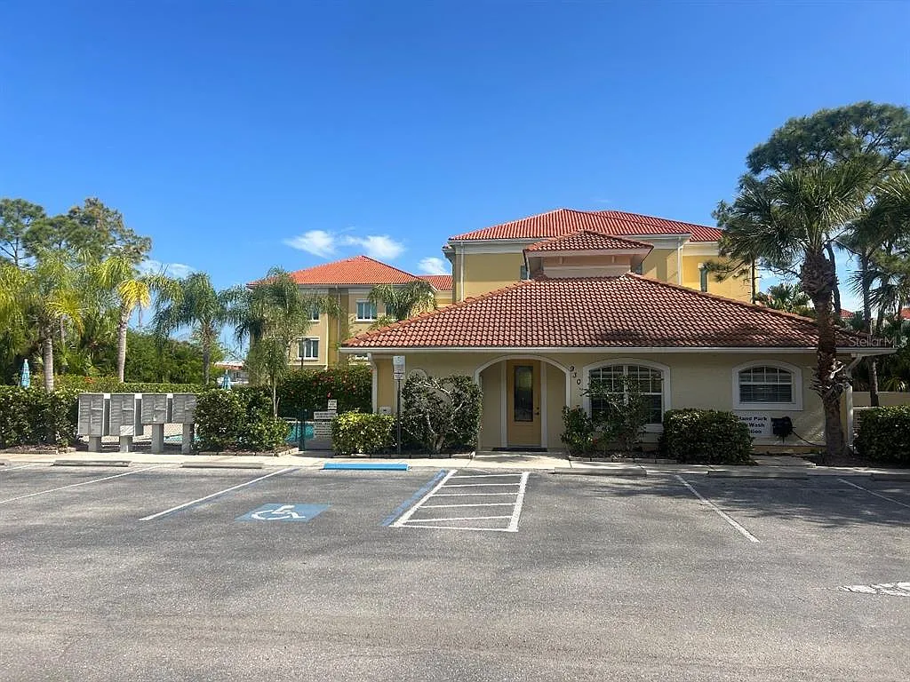 3 bed, 2.0 bath, 1467 sqft, $5,000 — Photo 4