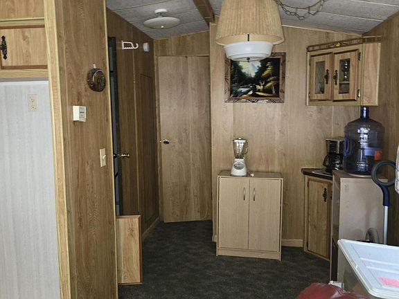 4th image of 299 Raccoon Ct
