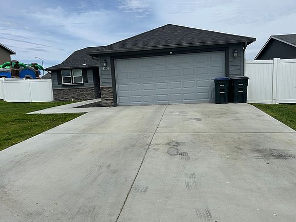 2nd image of 1308 W Javelin St