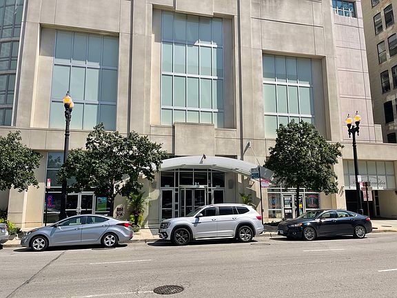 2nd image of 125 S Jefferson St Unit 1006