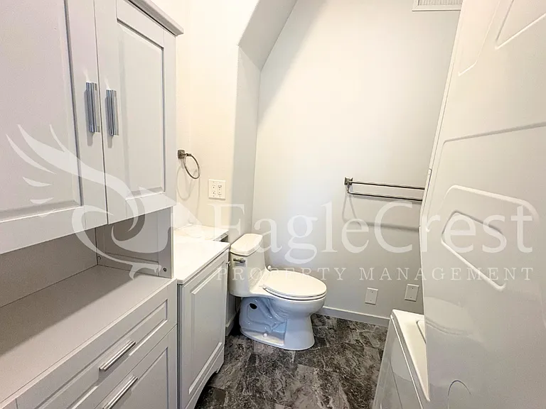 1211 Yellowhawk Way #B — Photo 21
