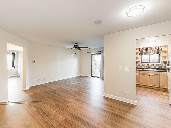 3rd image of 1119 Prescott Dr APT 1B