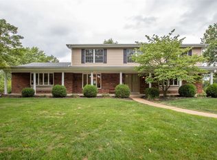 37 Lake Mill Ln, Chesterfield, MO