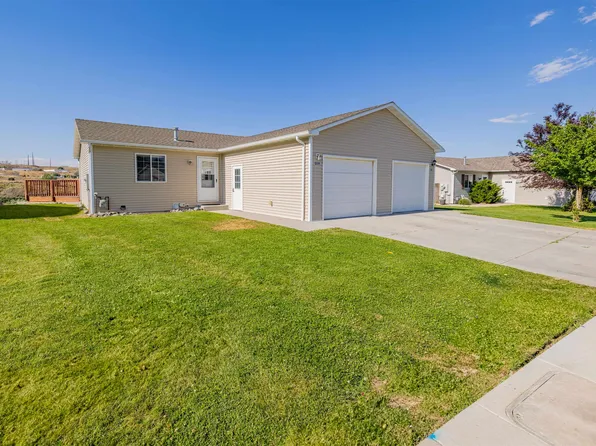 1209 Blue Water Ct, Cody, WY 82414