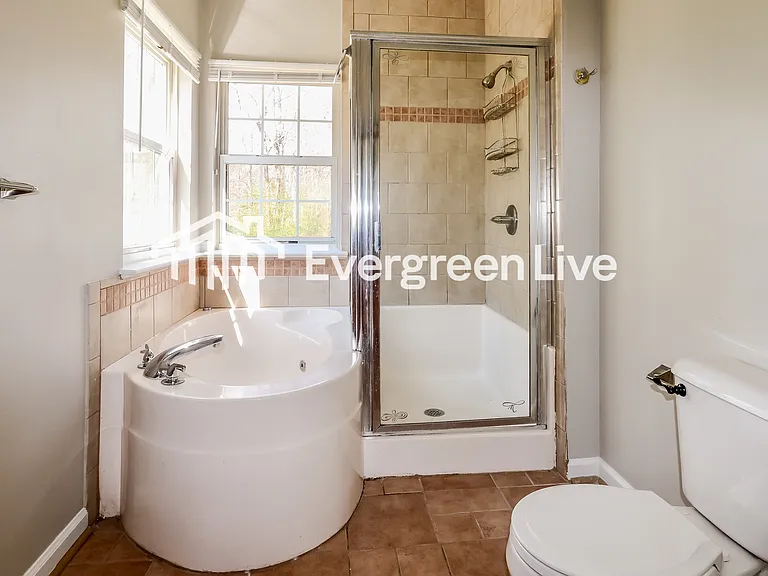 1204 Willow Creek Ct — Photo 9