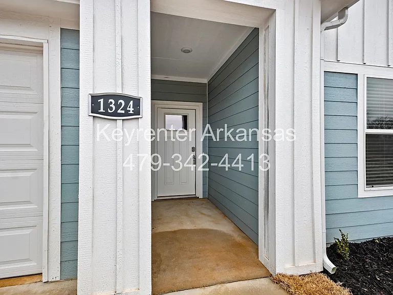 1324 Chavis St — Photo 4