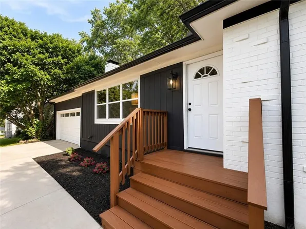 1001 W 93rd St, Kansas City, MO 64114