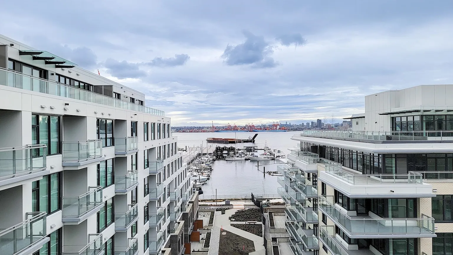 755 Harbourside Dr #327 photo 1