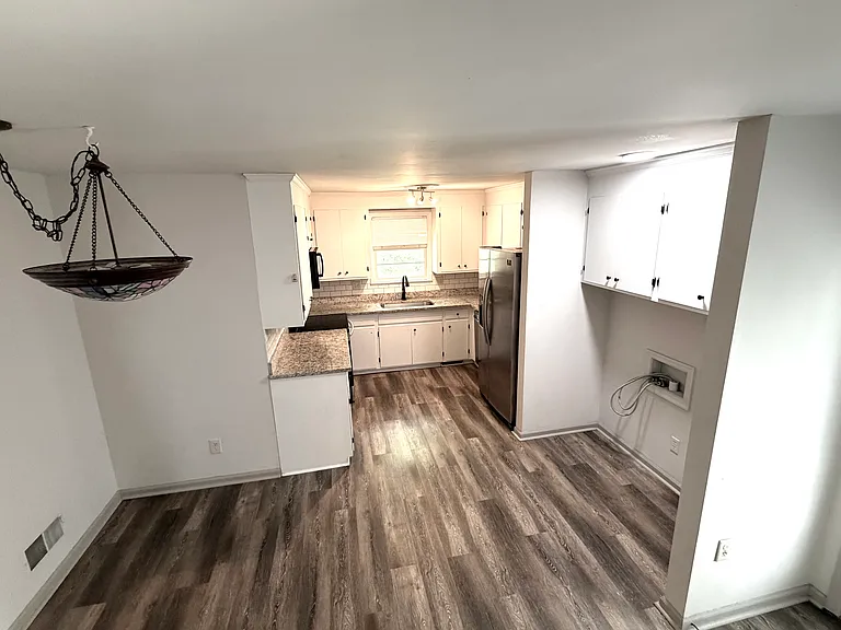 100 Penny Ln — Photo 9