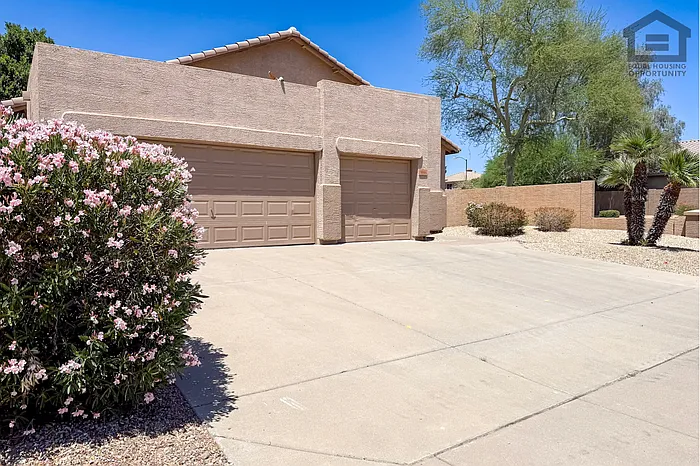 3 bed, 2.0 bath, 1594 sqft, $2,595 — Photo 4